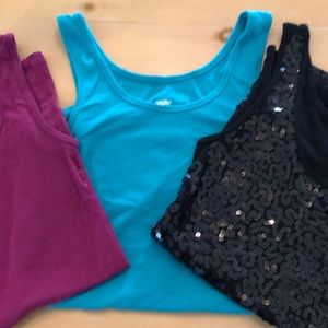 Tops - Lot of 3 tanks. Tops - Lot of 3 tanks.